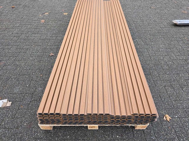 Composiet gevelbekleding rhombusprofiel donker eiken (130x) - afbeelding 4 van  7