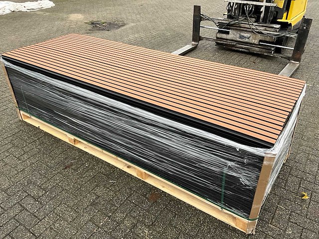 Composiet gevelbekleding rhombusprofiel eiken/zwart (50x) - afbeelding 1 van  7