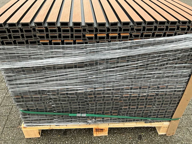 Composiet gevelbekleding rhombusprofiel eiken/zwart (50x) - afbeelding 7 van  7