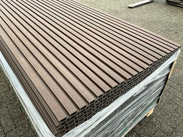 Composiet gevelbekleding rhombusprofiel ipe (20x) - afbeelding 2 van  7