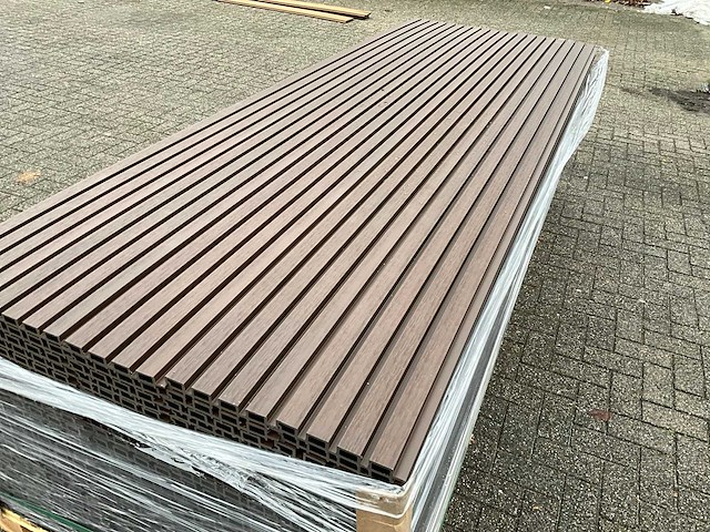 Composiet gevelbekleding rhombusprofiel ipe (20x) - afbeelding 3 van  7