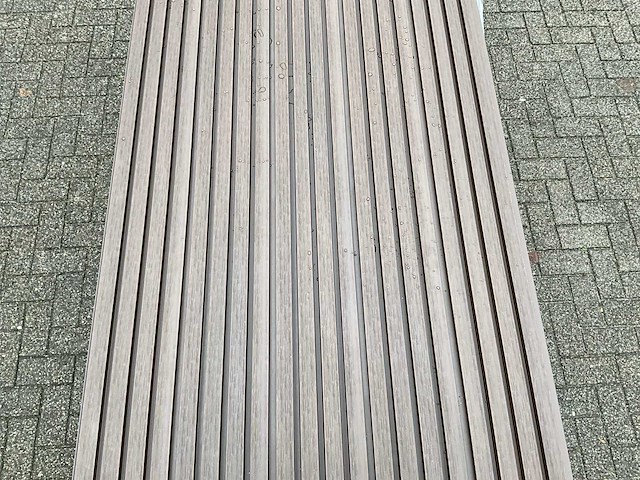 Composiet gevelbekleding rhombusprofiel ipe (20x) - afbeelding 5 van  8