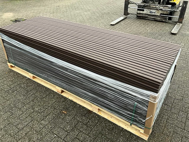 Composiet gevelbekleding rhombusprofiel ipe (20x) - afbeelding 1 van  8