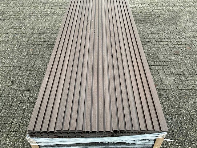 Composiet gevelbekleding rhombusprofiel ipe (50x) - afbeelding 3 van  8