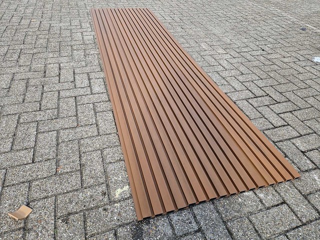 Composiet gevelbekleding rhombusprofiel teak (50x) - afbeelding 3 van  8