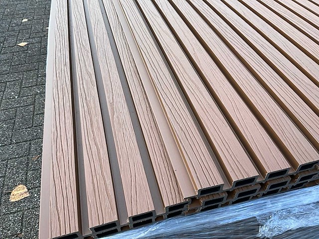 Composiet gevelbekleding rhombusprofiel teak (50x) - afbeelding 5 van  10