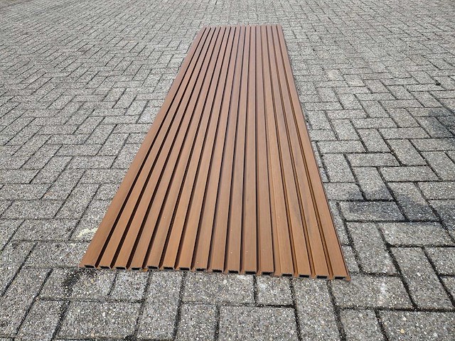 Composiet gevelbekleding rhombusprofiel teak (50x) - afbeelding 2 van  8
