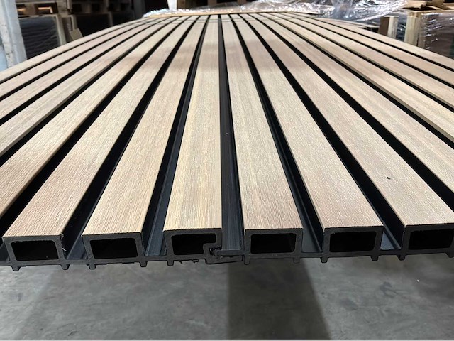 Composiet gevelplank oak-black (100x) - afbeelding 3 van  7
