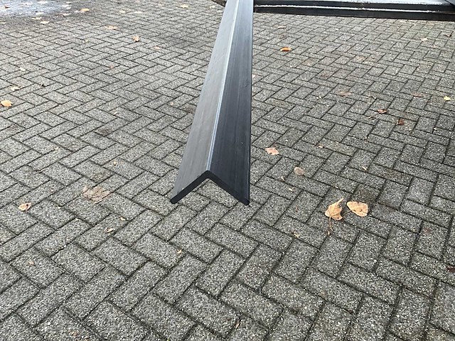 Composiet hoekprofiel 290 cm zwart (5x) - afbeelding 2 van  3
