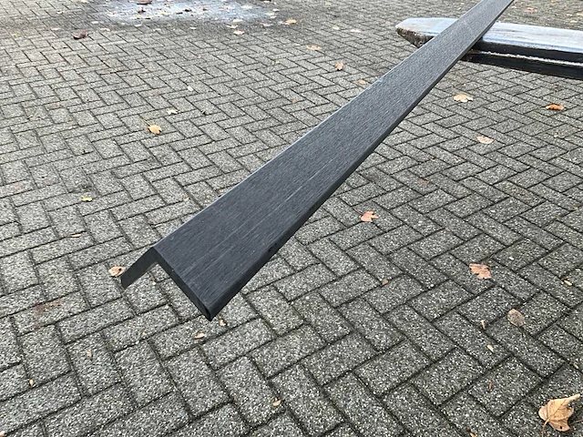 Composiet hoekprofiel zwart (5x) - afbeelding 1 van  3
