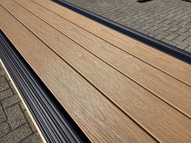 Composiet rabatplank 4000 x 1560 x 21 mm (45x) - afbeelding 8 van  10