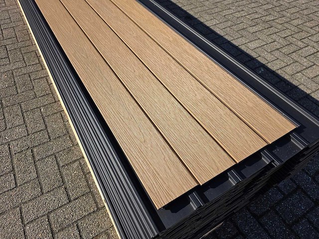 Composiet rabatplank 4000 x 1560 x 21 mm (75x) - afbeelding 10 van  10
