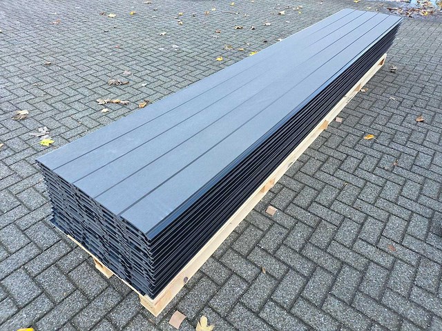 Composiet rabatplank 4000 x 1560 x 21 mm (75x) - afbeelding 1 van  1