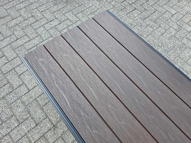 Composiet rabatplank ipe 4000 x 156 x 20.5 mm (50x) - afbeelding 7 van  10