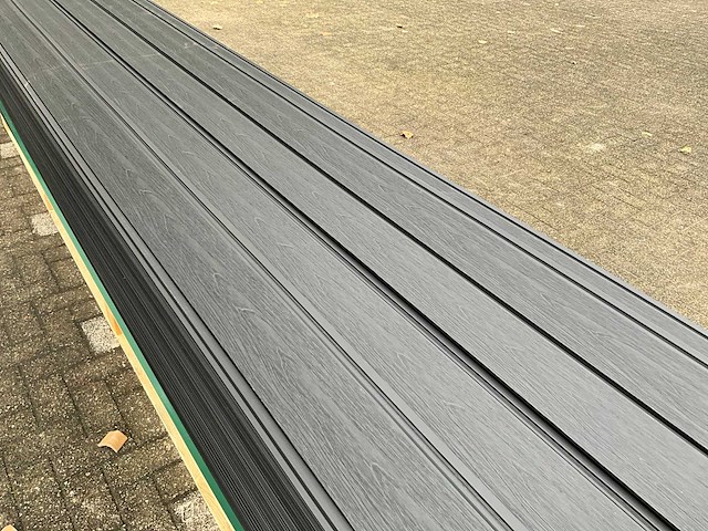 Composiet rabatplank zwart 4000 x 156 x 20.5 mm (75x) - afbeelding 6 van  7