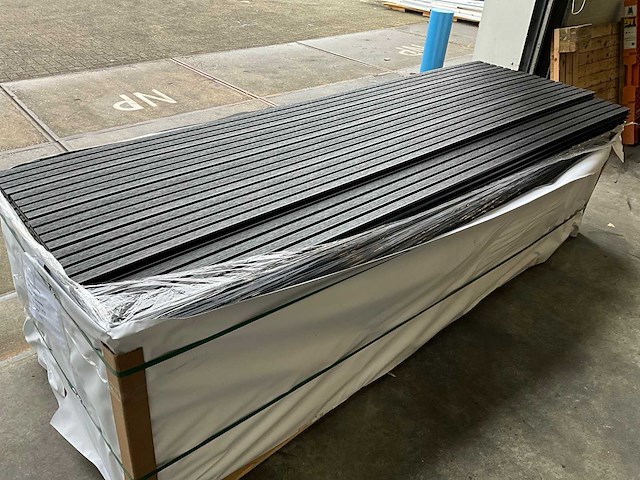 Composiet rhombus gevelbekleding zwart (135x) - afbeelding 1 van  10