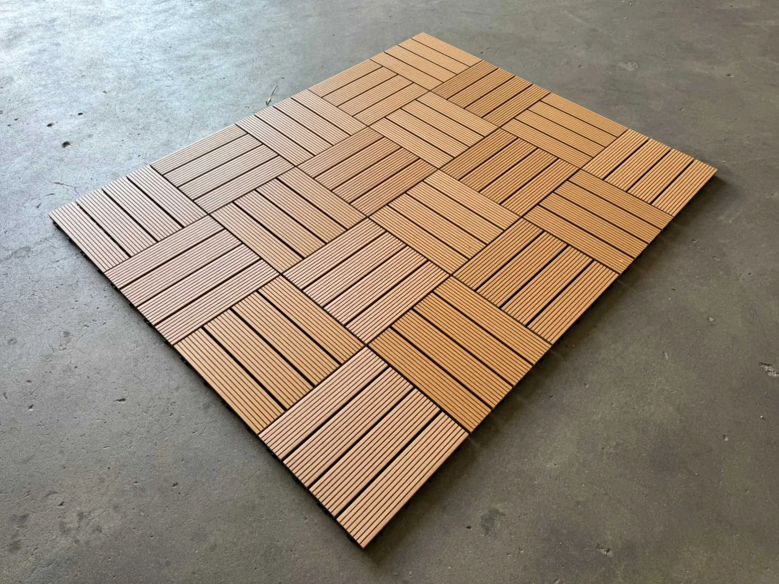Composiet, akoestische gevelbekleding, kunstbomen, kunstplanten, brommobielen