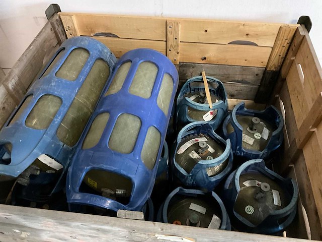 Composite 31 liter lpg gasfles voor heftruck (13x) - afbeelding 1 van  4