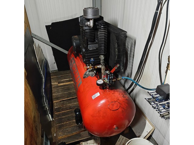 Compressor 300 ltr, shamal - afbeelding 1 van  6
