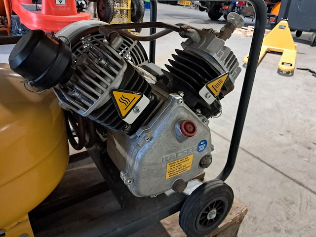Compressor 400/20l 230v~ kaeser, premium compact 450/30, bouwjaar 2016 - afbeelding 2 van  12