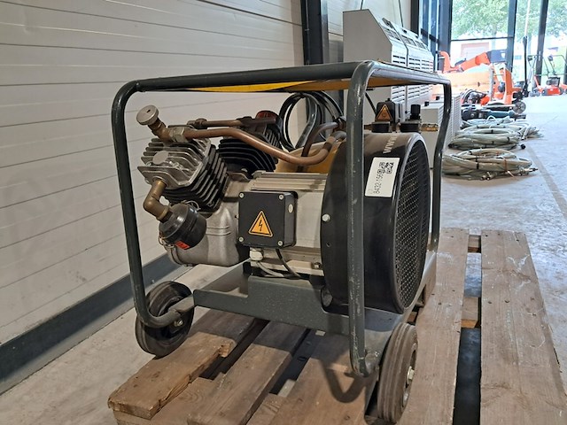 Compressor 400/20l 230v~ kaeser, premium compact 450/30, bouwjaar 2016 - afbeelding 6 van  12