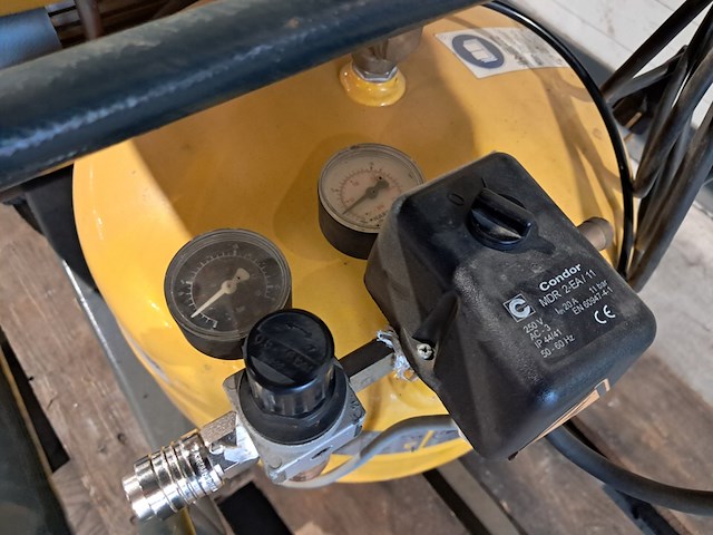 Compressor 400/20l 230v~ kaeser, premium compact 450/30, bouwjaar 2016 - afbeelding 10 van  12