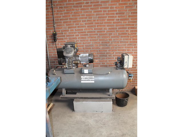 Compressor atlas copco. draaiuren 1751 uur. bouwjaar 2003. - afbeelding 2 van  3