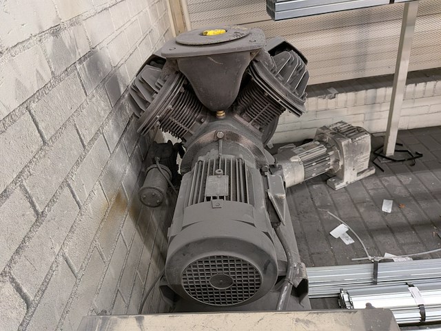 Compressor atlas copco, le7 uv, bouwjaar 1989 - afbeelding 6 van  8