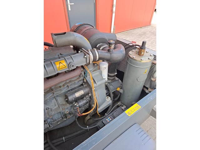 Compressor atlas copco, xahs 57, bouwjaar 2009 - afbeelding 2 van  13