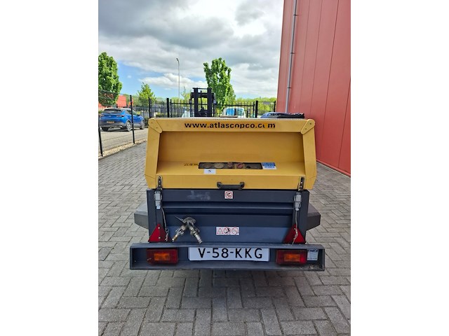 Compressor atlas copco, xahs 57, bouwjaar 2009 - afbeelding 9 van  13