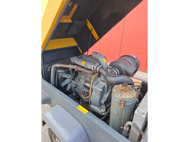 Compressor atlas copco, xahs 57, bouwjaar 2009 - afbeelding 12 van  13