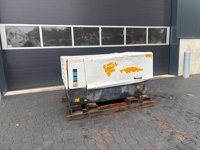Compressor atlas copco/gianesi edilio 02364/1 diesel 33.2kw 16.7l 2001 - afbeelding 1 van  1