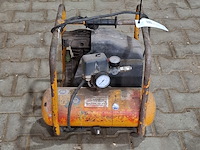 Compressor bostitch, bouwjaar 2007 - afbeelding 1 van  7