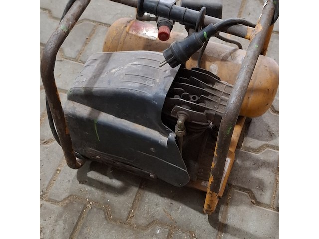 Compressor bostitch, bouwjaar 2007 - afbeelding 4 van  7