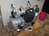 Compressor durr dental quattro 5452-51. bouwjaar 2015. gekeurd tot 5-2027. - afbeelding 1 van  3