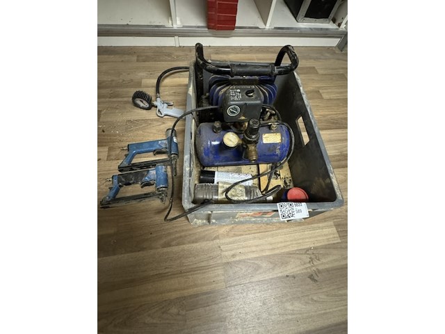 Compressor en 2x tacker hilti, jun-air - afbeelding 1 van  2