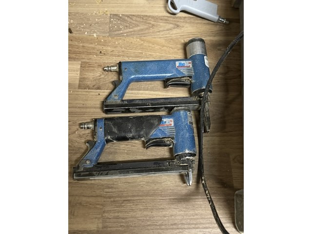 Compressor en 2x tacker jun-air, blauw - afbeelding 2 van  5