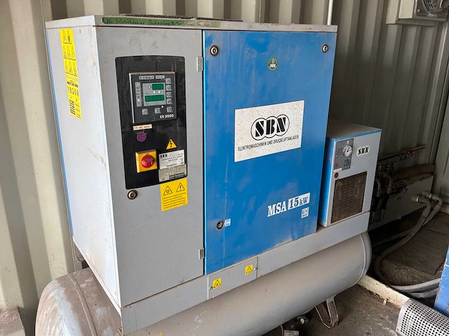 Compressor en hydrounit in zeecontainer - afbeelding 3 van  8