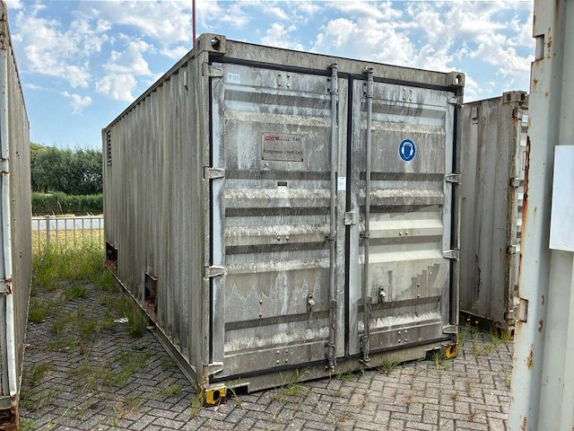 Compressor en hydrounit in zeecontainer - afbeelding 8 van  8
