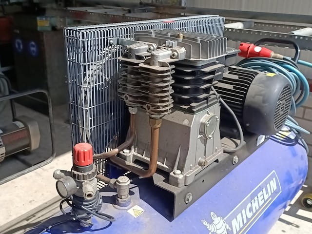 Compressor, michelin, 270 liter, 5.5hp, 2011 - afbeelding 6 van  8