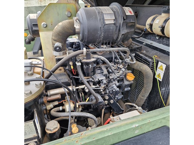 Compressor mobiel, ingersoll-rand, typer1075f726, 2003 - afbeelding 10 van  39