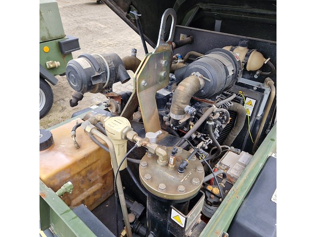 Compressor mobiel, ingersoll-rand, typer1075f726, 2003 - afbeelding 16 van  39