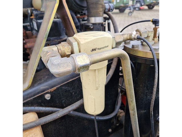 Compressor mobiel, ingersoll-rand, typer1075f726, 2003 - afbeelding 17 van  39