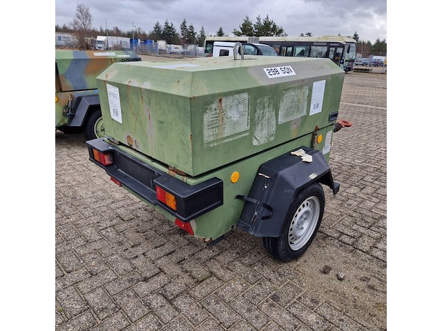 Compressor mobiel, ingersoll-rand, typer1075f726, 2003 - afbeelding 23 van  39