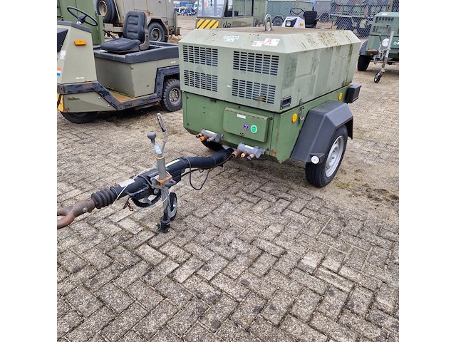 Compressor mobiel, ingersoll-rand, typer1075f726, 2003 - afbeelding 1 van  51