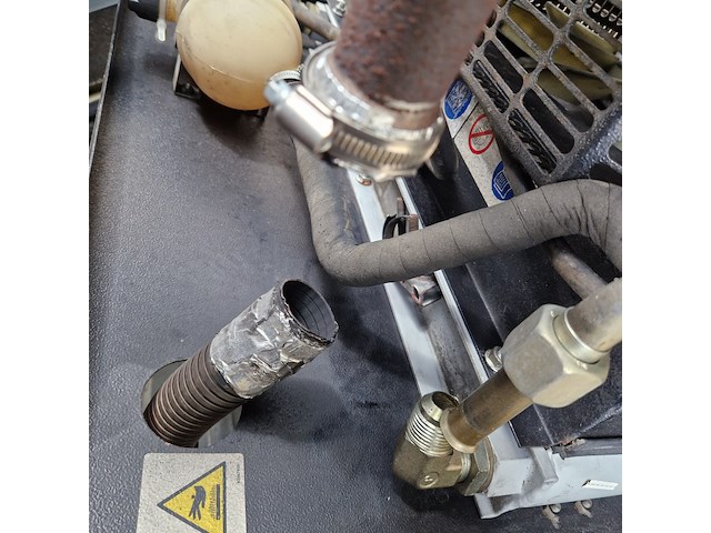 Compressor mobiel, ingersoll-rand, typer1075f726, 2003 - afbeelding 32 van  51