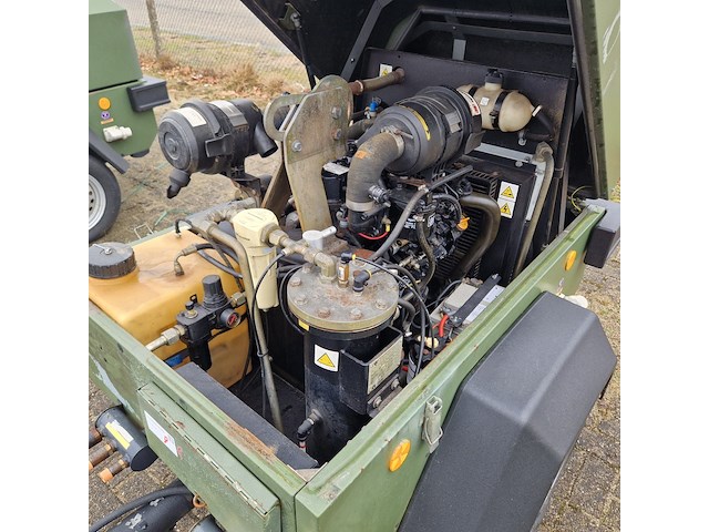 Compressor mobiel, ingersoll-rand, typer1075f726, 2003 - afbeelding 10 van  31