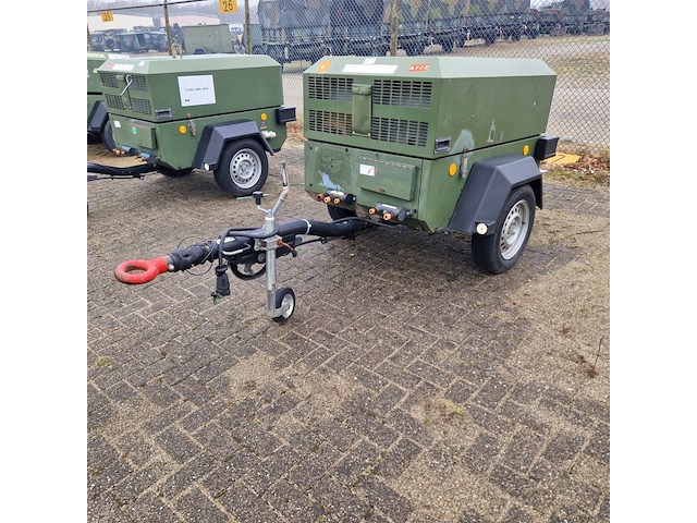 Compressor mobiel, ingersoll-rand, typer1075f726, 2003 - afbeelding 1 van  31