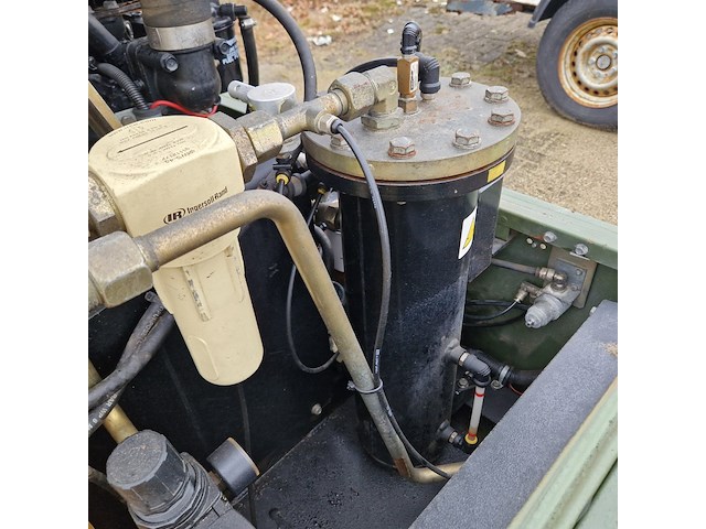 Compressor mobiel, ingersoll-rand, typer1075f726, 2003 - afbeelding 19 van  31