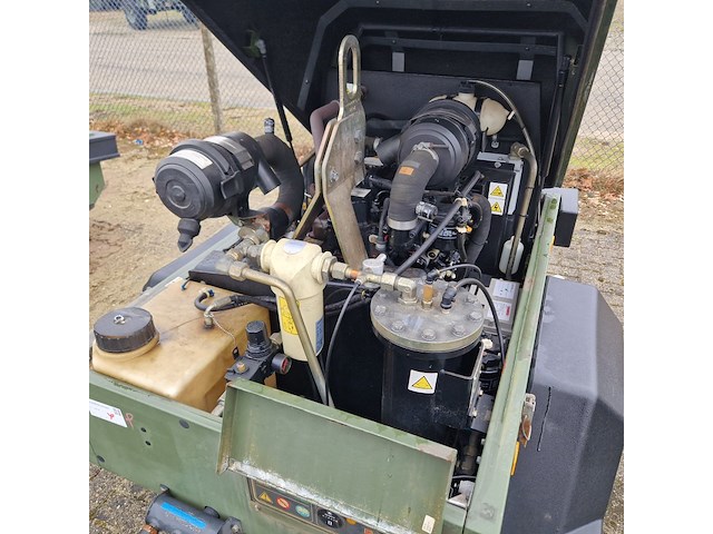 Compressor mobiel, ingersoll-rand, typer1075f726, 2003 - afbeelding 11 van  48
